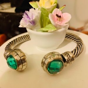 🌹3/$20🌹Silver Bangle bracelet with green stone